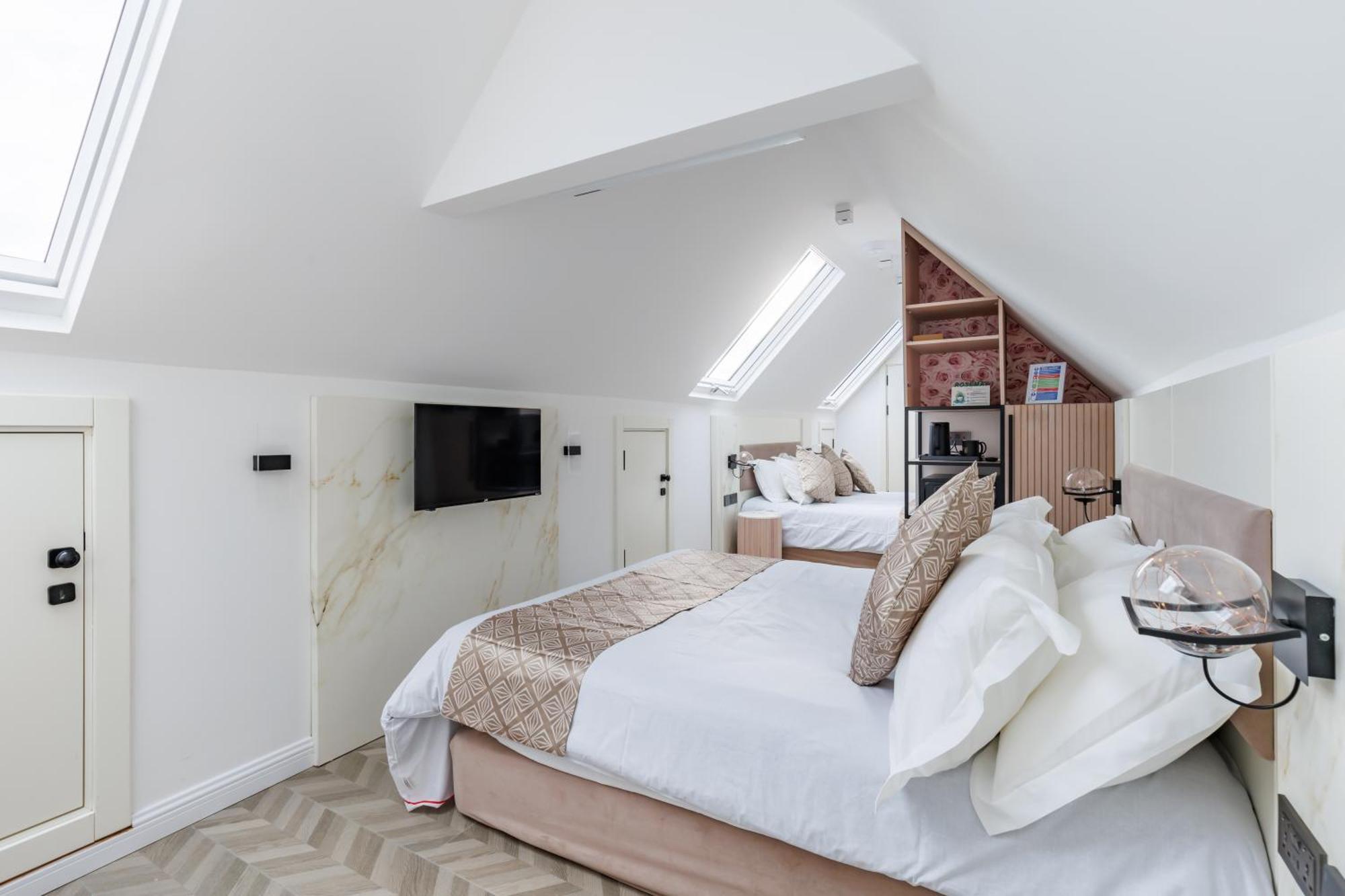 Rosemay Hotel Near London Heathrow Airport Hayes  Bagian luar foto