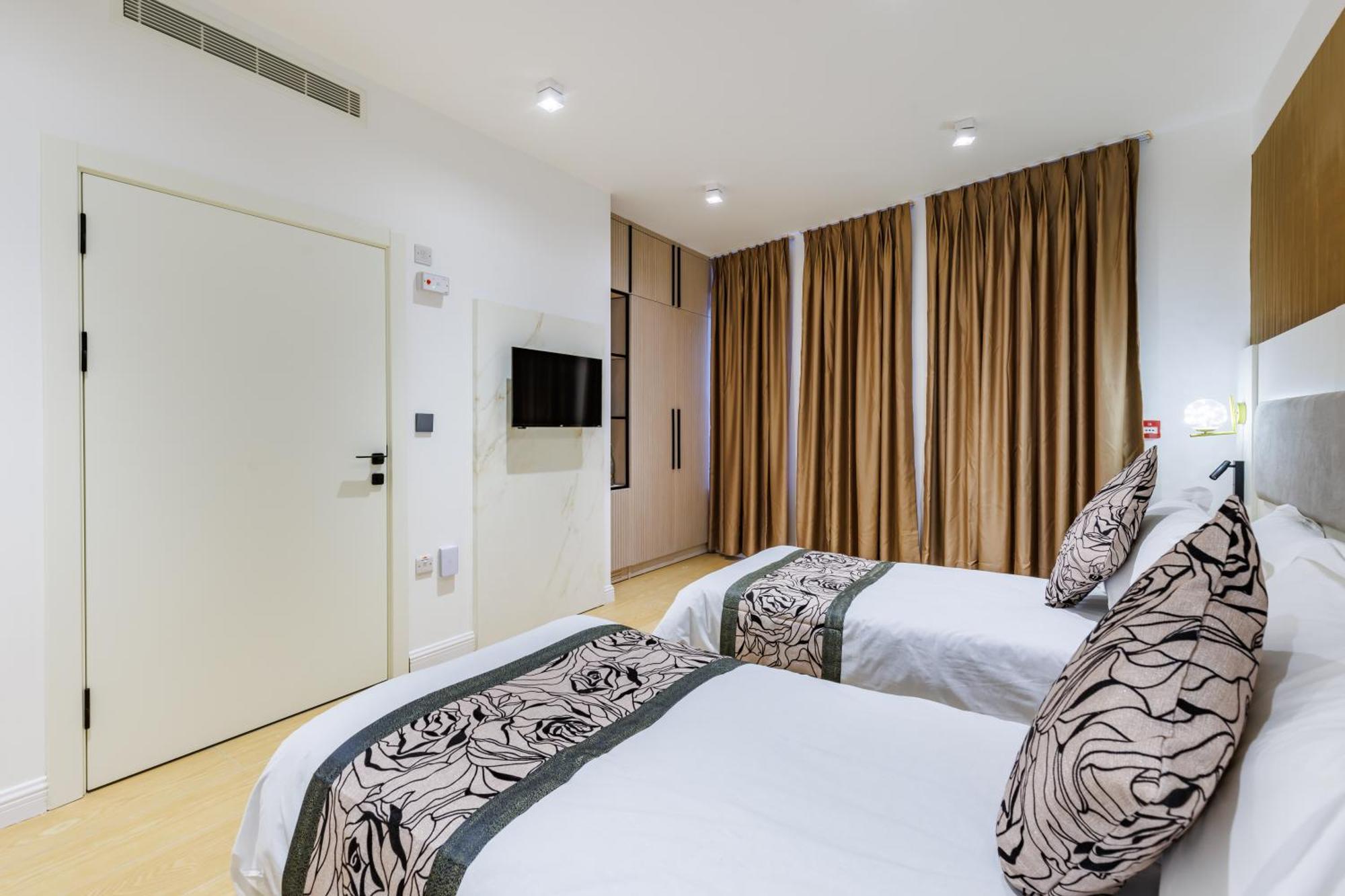Rosemay Hotel Near London Heathrow Airport Hayes  Bagian luar foto