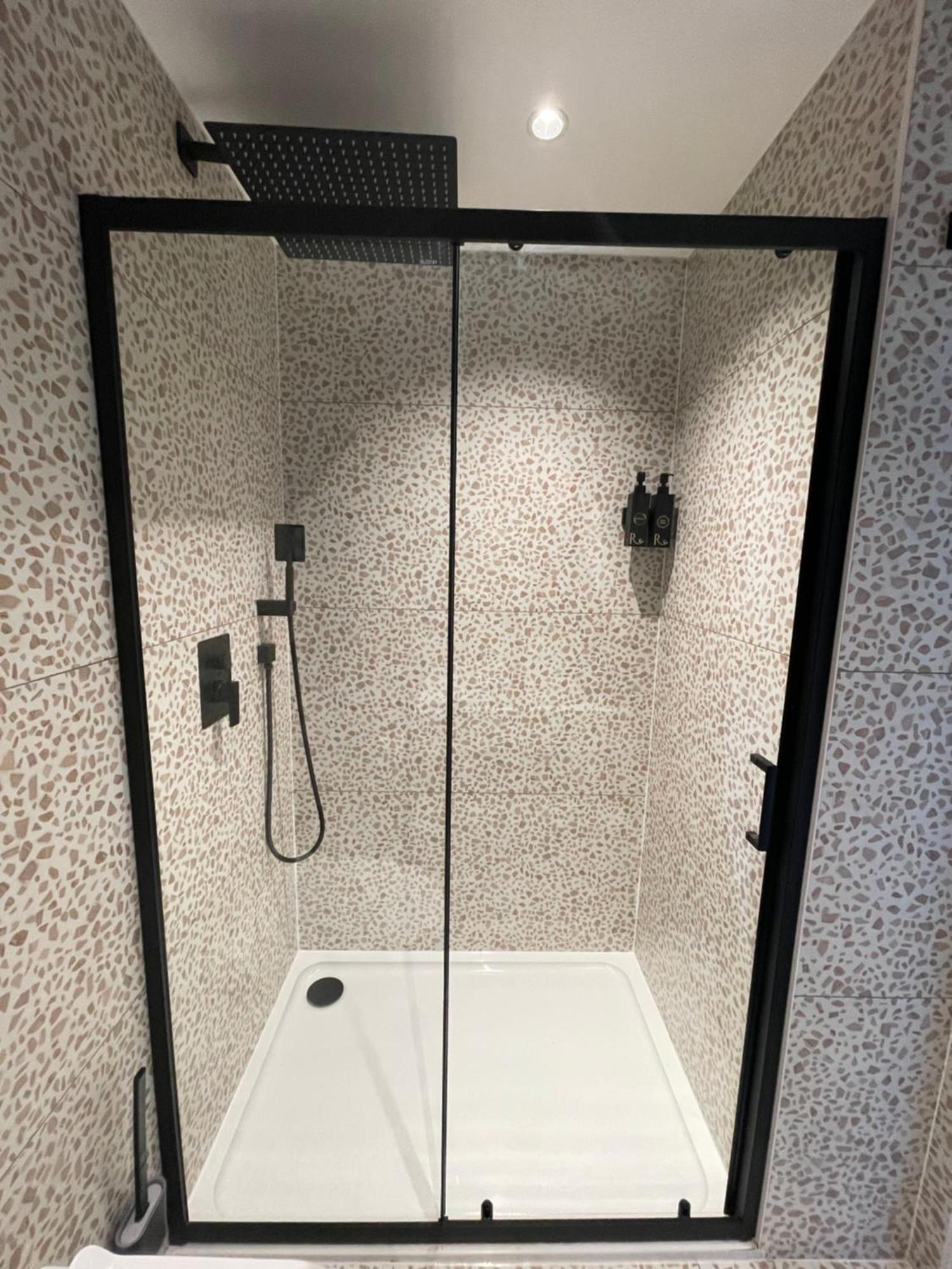 Rosemay Hotel Near London Heathrow Airport Hayes  Bagian luar foto