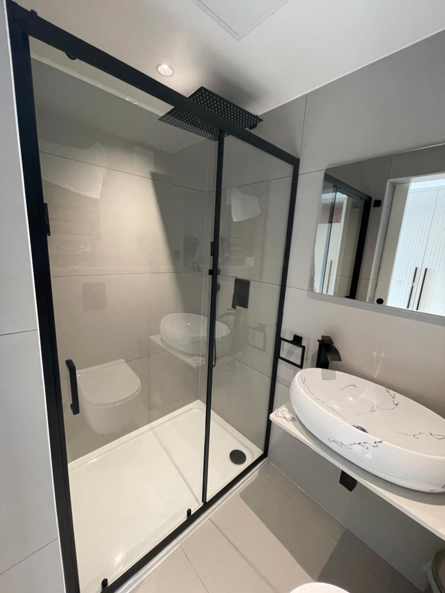Rosemay Hotel Near London Heathrow Airport Hayes  Bagian luar foto