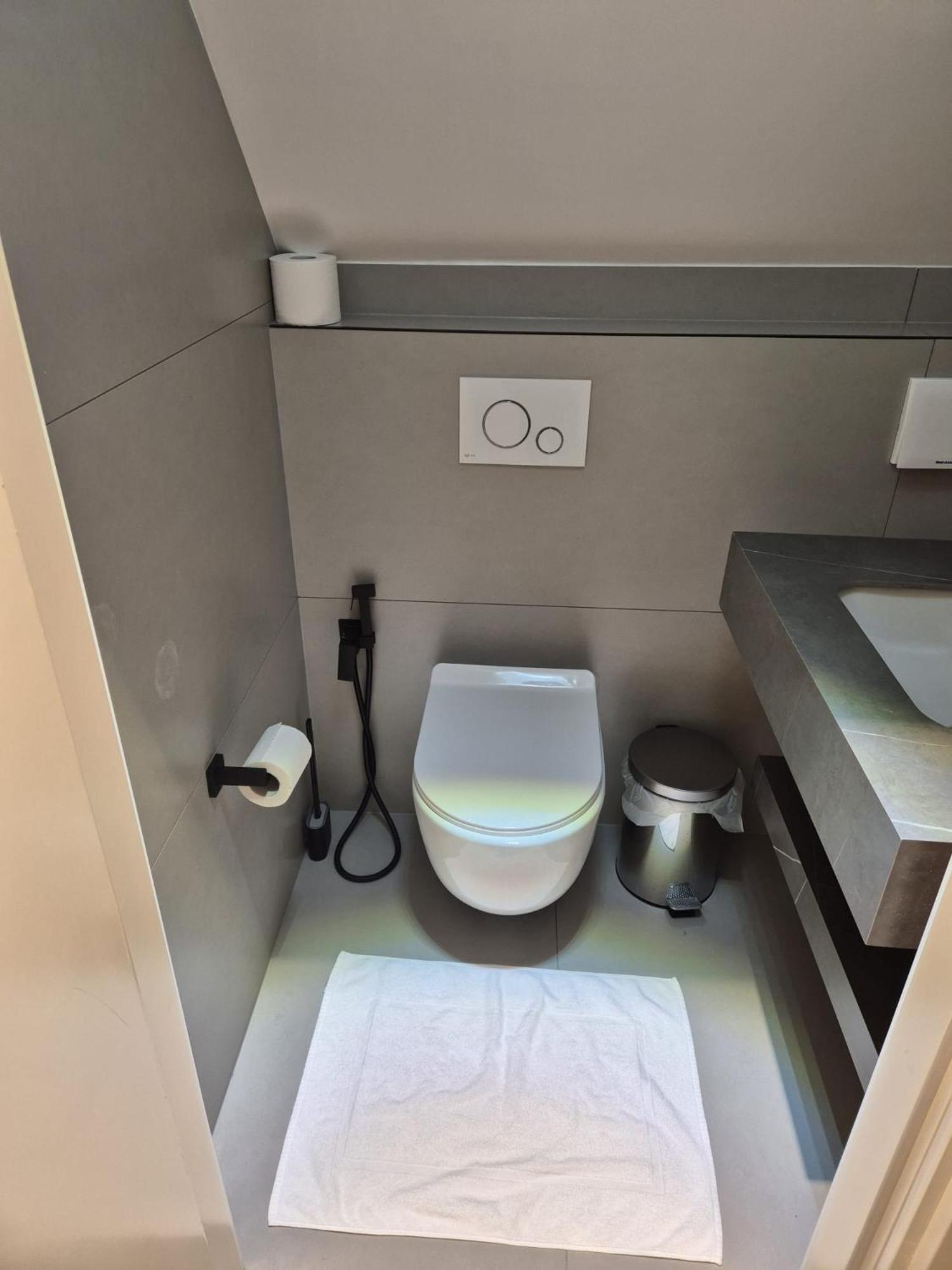 Rosemay Hotel Near London Heathrow Airport Hayes  Bagian luar foto