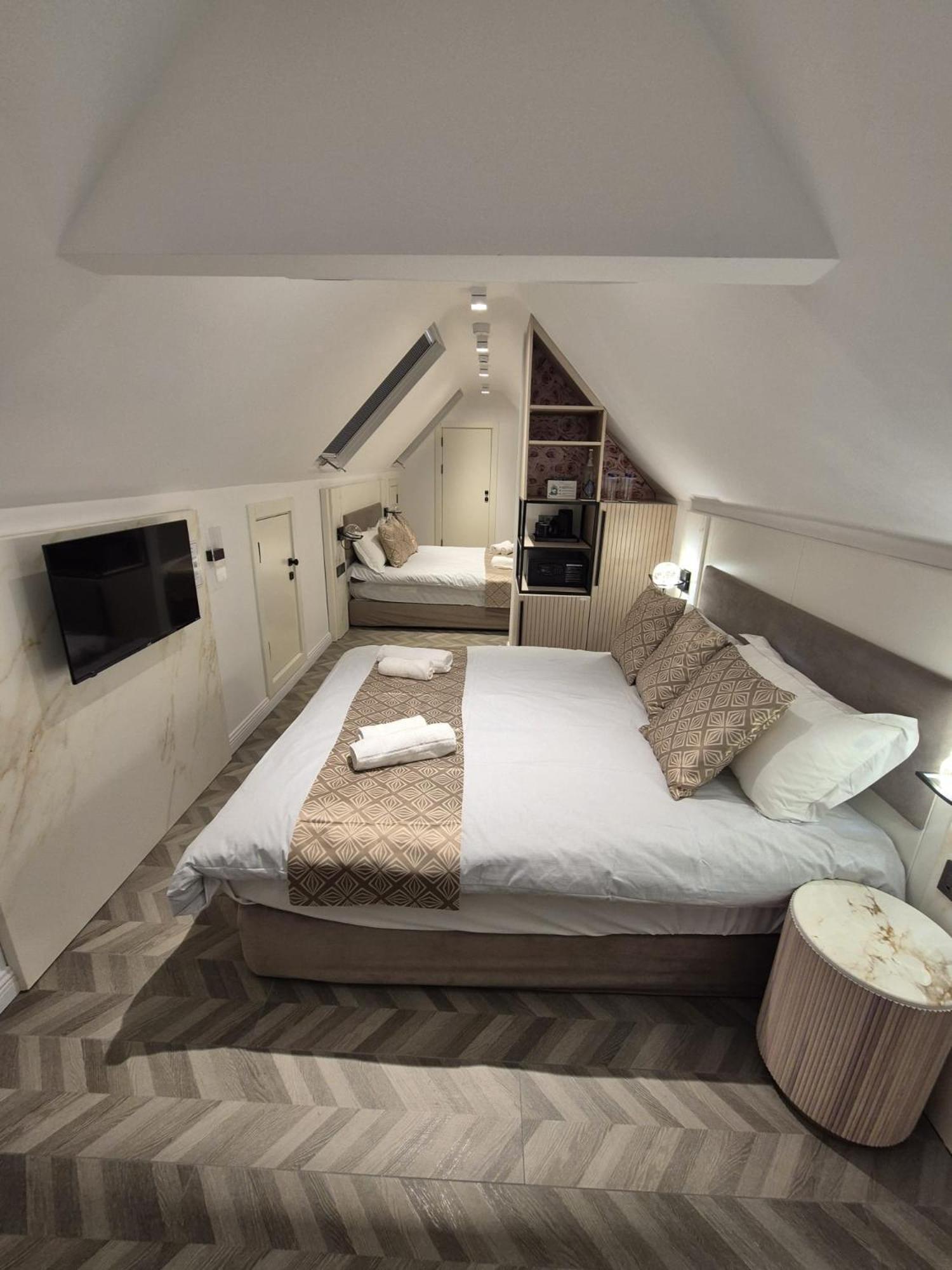 Rosemay Hotel Near London Heathrow Airport Hayes  Bagian luar foto