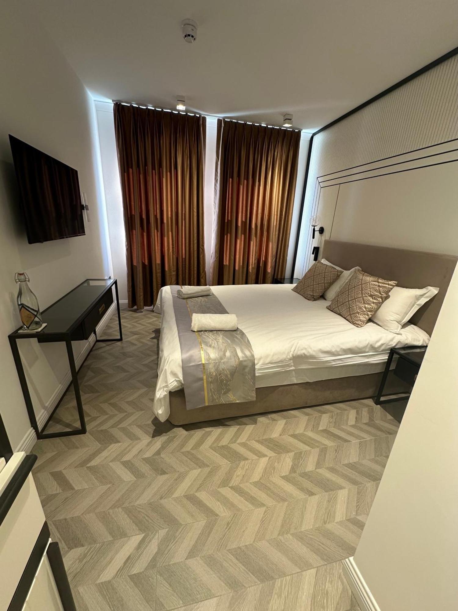 Rosemay Hotel Near London Heathrow Airport Hayes  Bagian luar foto