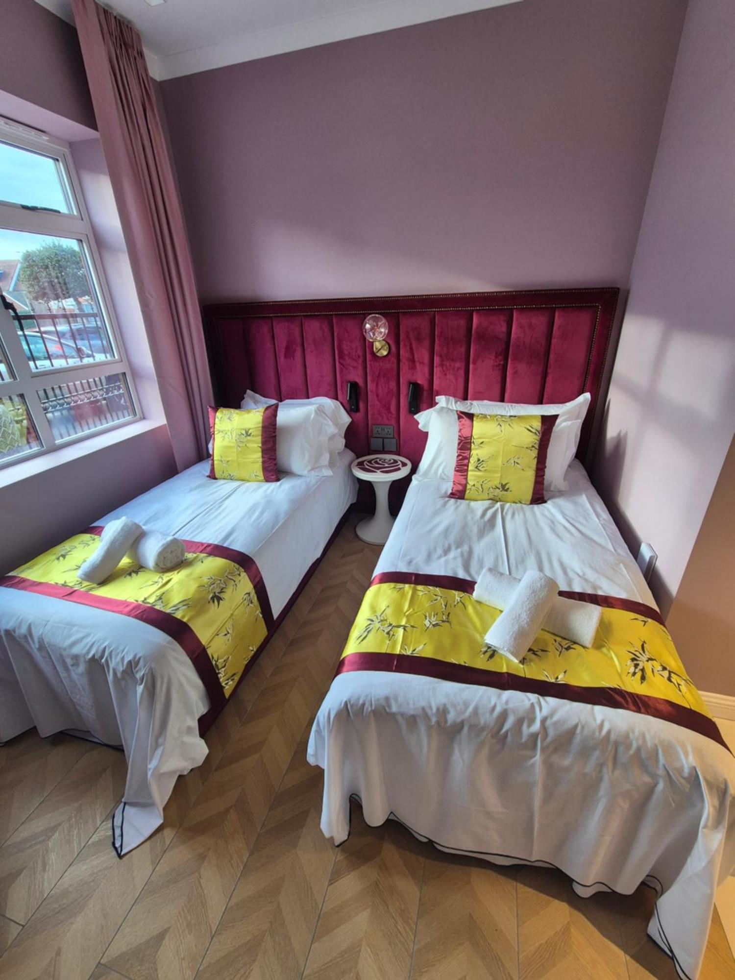 Rosemay Hotel Near London Heathrow Airport Hayes  Bagian luar foto